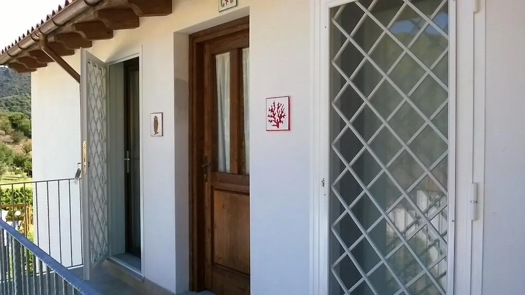 Il Mirto Di Paola Bed & Breakfast Torpe 0*,  Italy